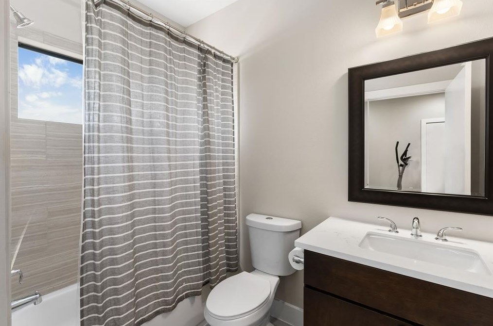 1609 Milby St, Houston TX  77003-5603 exterior