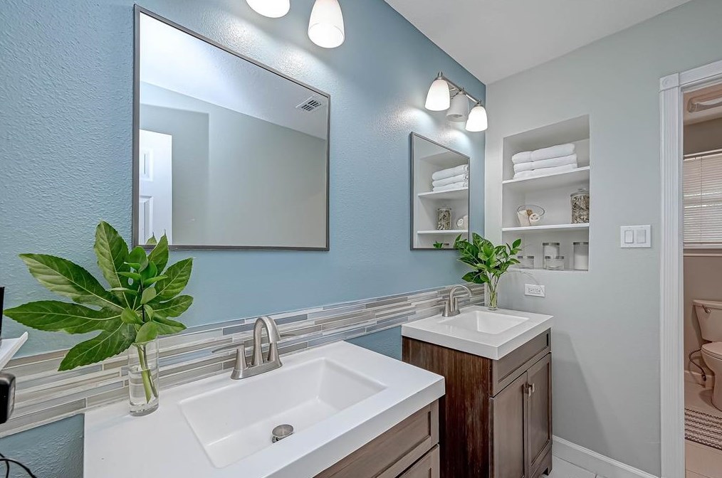 18015 Oakhampton Dr, Houston TX  77084-3261 exterior