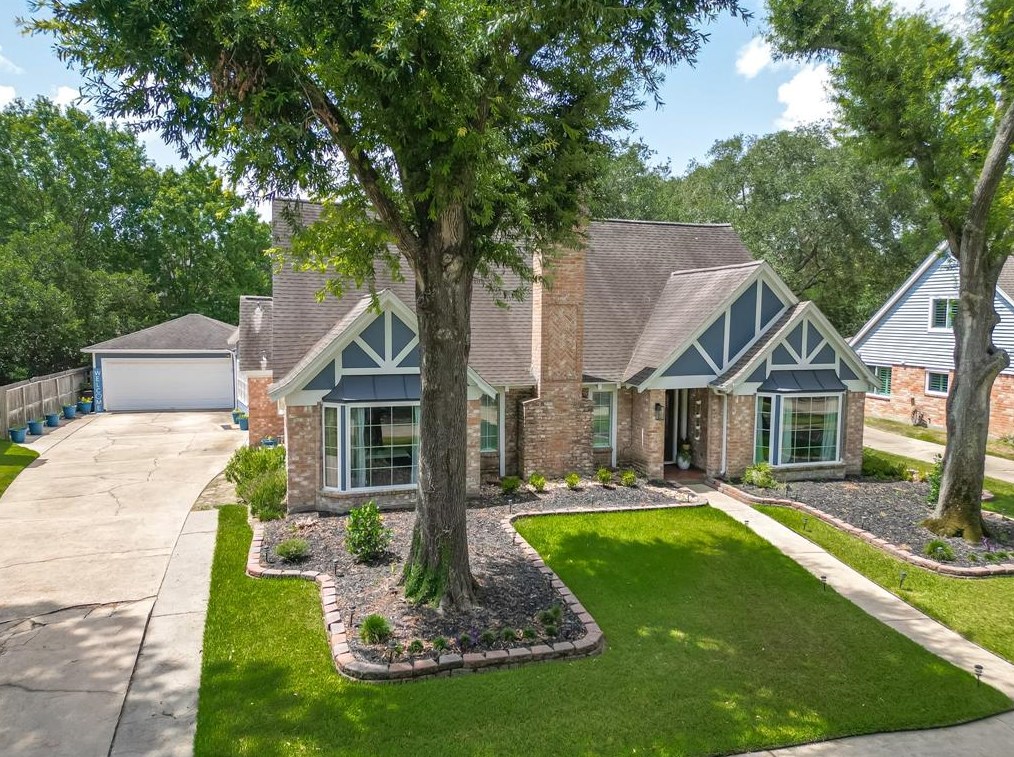 18015 Oakhampton Dr, Houston TX  77084-3261 exterior