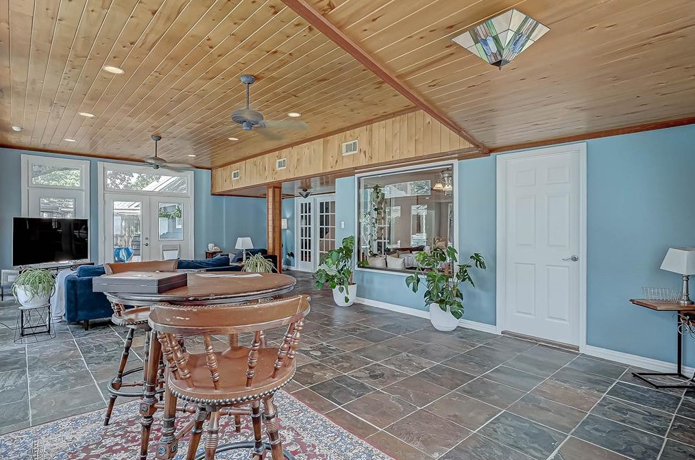 18015 Oakhampton Dr, Houston TX  77084-3261 exterior