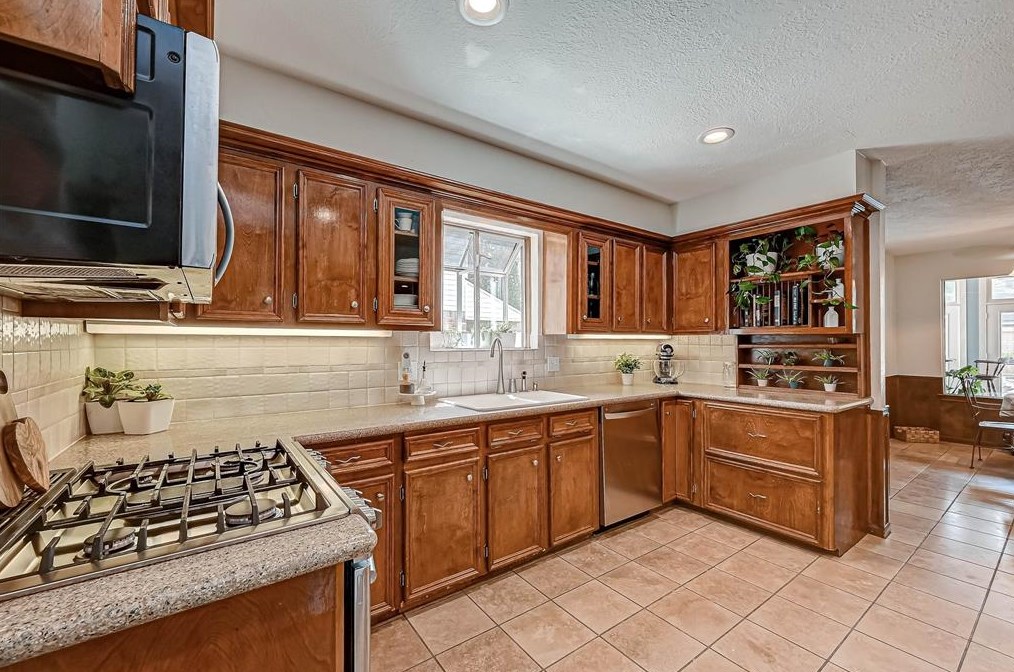 18015 Oakhampton Dr, Houston TX  77084-3261 exterior