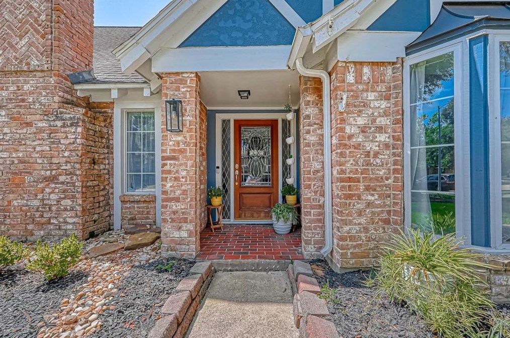 18015 Oakhampton Dr, Houston TX  77084-3233 exterior