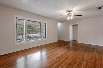 2538 Sycamore Avenue, Huntsville, TX 77340 - Photo 7