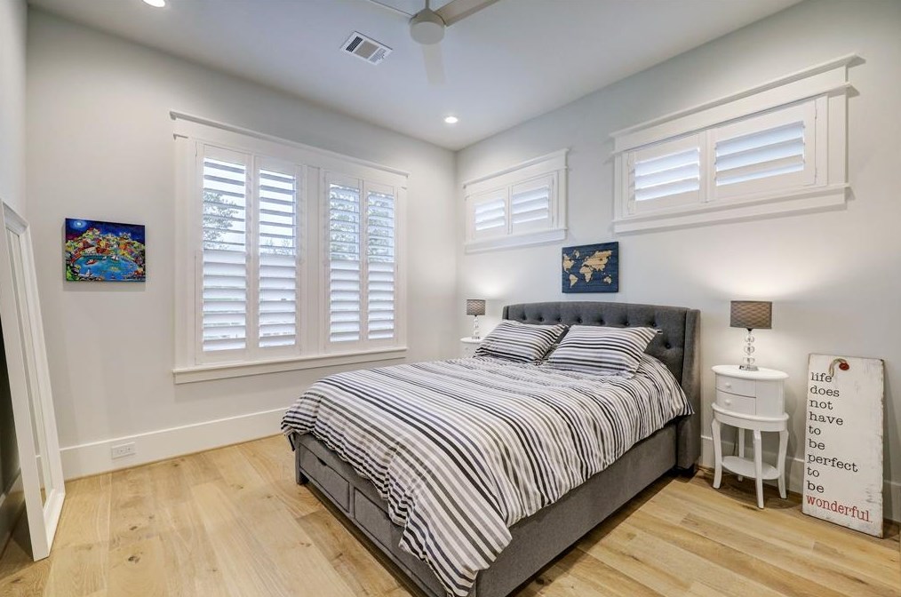 1345 Martin St, Houston TX  77018-2120 exterior