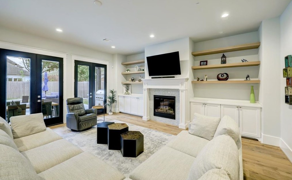 1345 Martin St, Houston TX  77018-2120 exterior