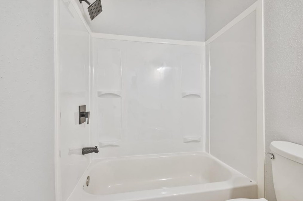 8511 Streamside Dr, Houston TX  77088-4411 exterior