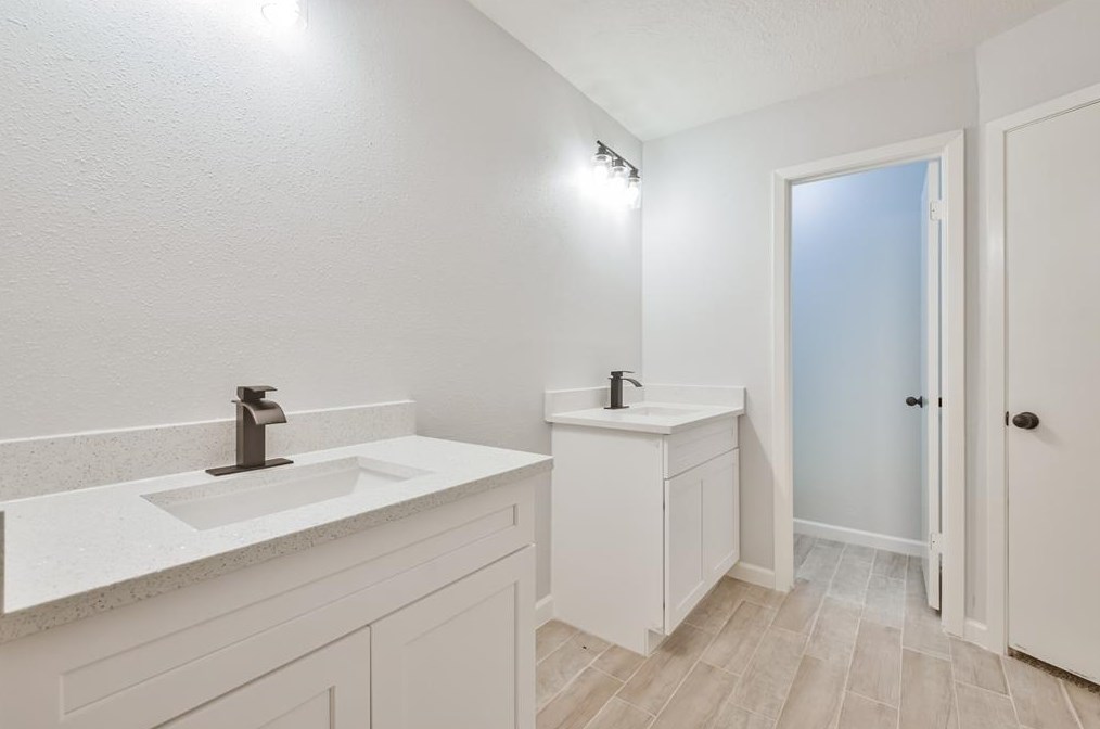 8511 Streamside Dr, Houston TX  77088-4411 exterior