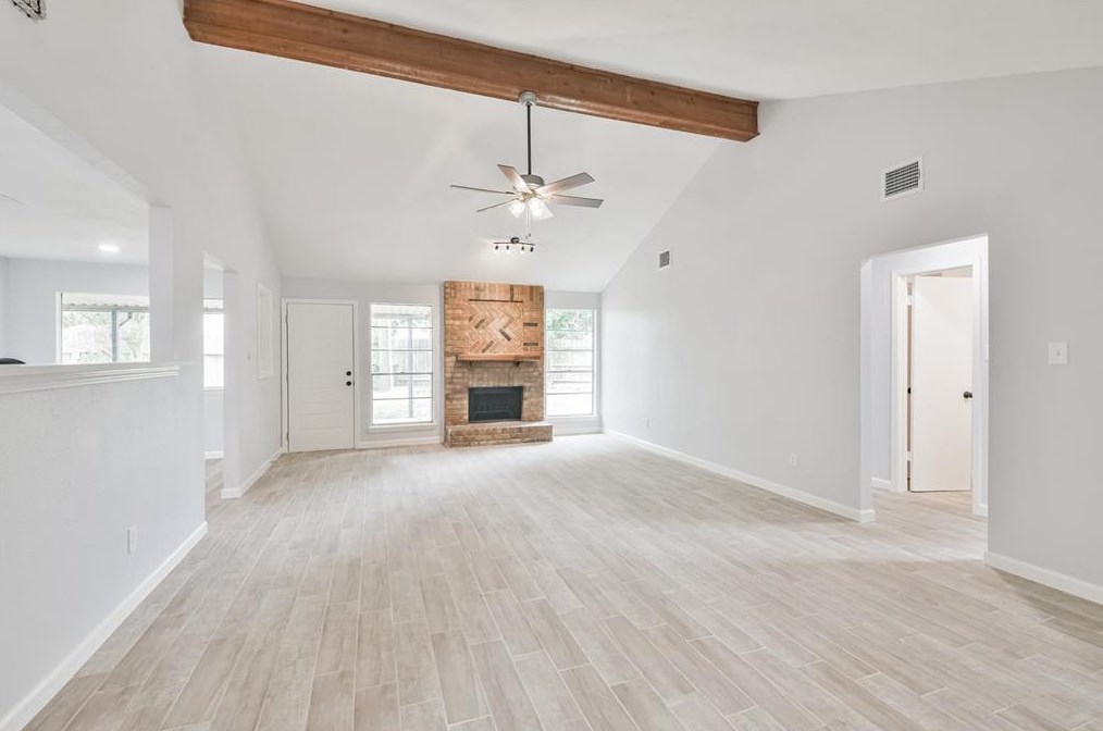 8511 Streamside Dr, Houston TX  77088-4411 exterior
