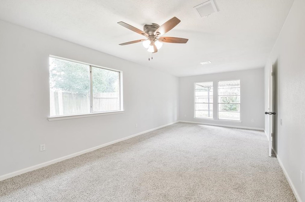 8511 Streamside Dr, Houston TX  77088-4411 exterior