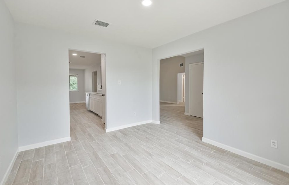 8511 Streamside Dr, Houston TX  77088-4411 exterior