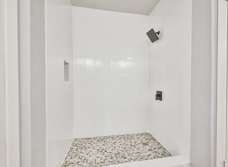 8511 Streamside Dr, Houston TX  77088-4411 exterior