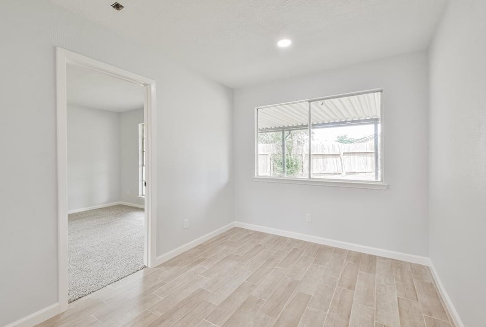 8511 Streamside Dr, Houston TX  77088-4411 exterior
