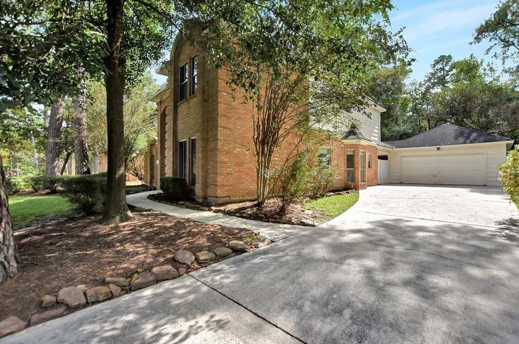 9 Robin Springs Pl, Spring TX  77381-3192 exterior