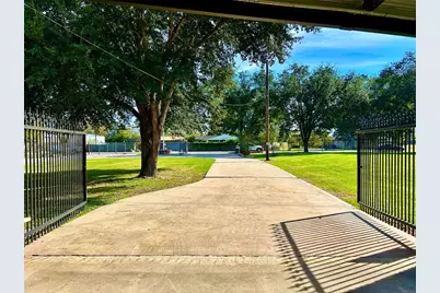 8766 Beauxart Garden Road, Beaumont, TX 77705 - Photo 15