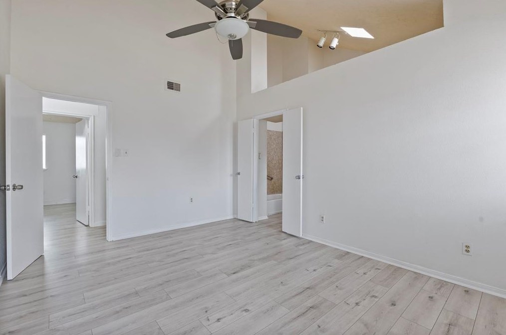 8763 Vinkins Rd, Houston TX  77071-2834 exterior