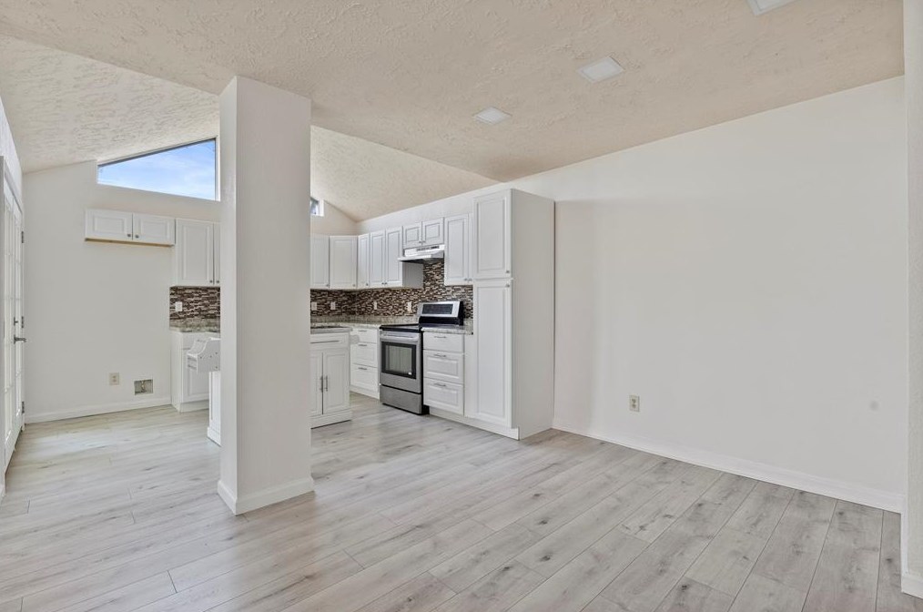 8763 Vinkins Rd, Houston TX  77071-2834 exterior