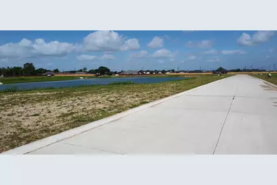 15410 Pinehurst Lane, Santa Fe, TX 77517 - Photo 11