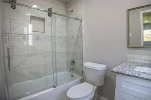 8703 Valley Ledge Dr, Houston, TX 77078 - Photo 23