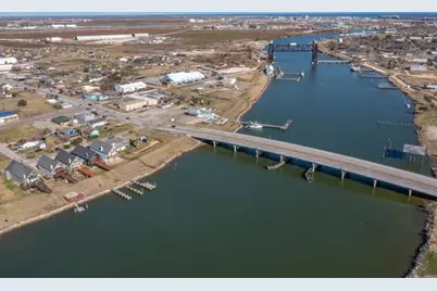 229 S Front Street, Freeport, TX 77541 - Photo 41