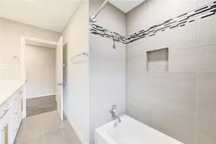 6026 Clarewood Dr, Houston, TX 77081 - Photo 15