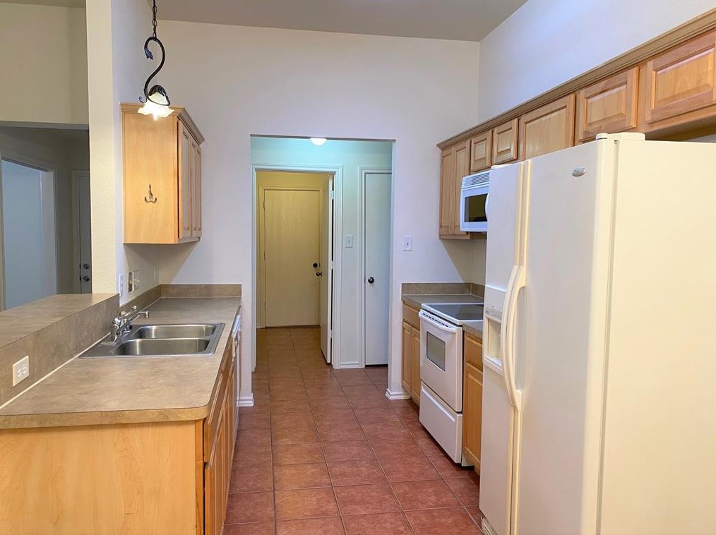 5747 Wandering Creek Dr, Richmond TX  77469-6191 exterior