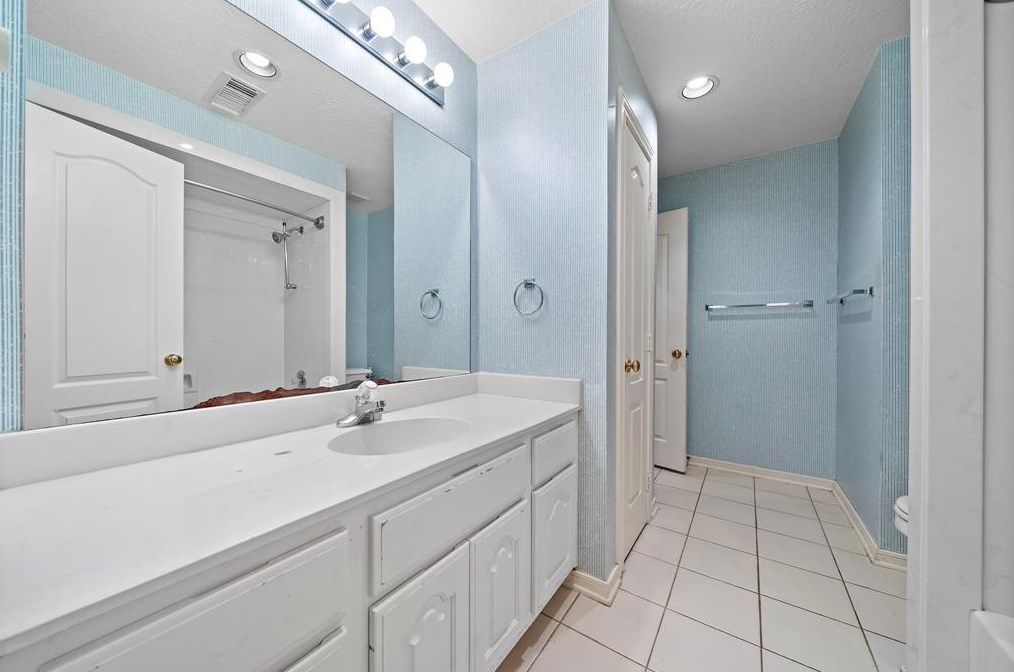 13411 Amber Queen Ln, Houston TX  77041-5550 exterior