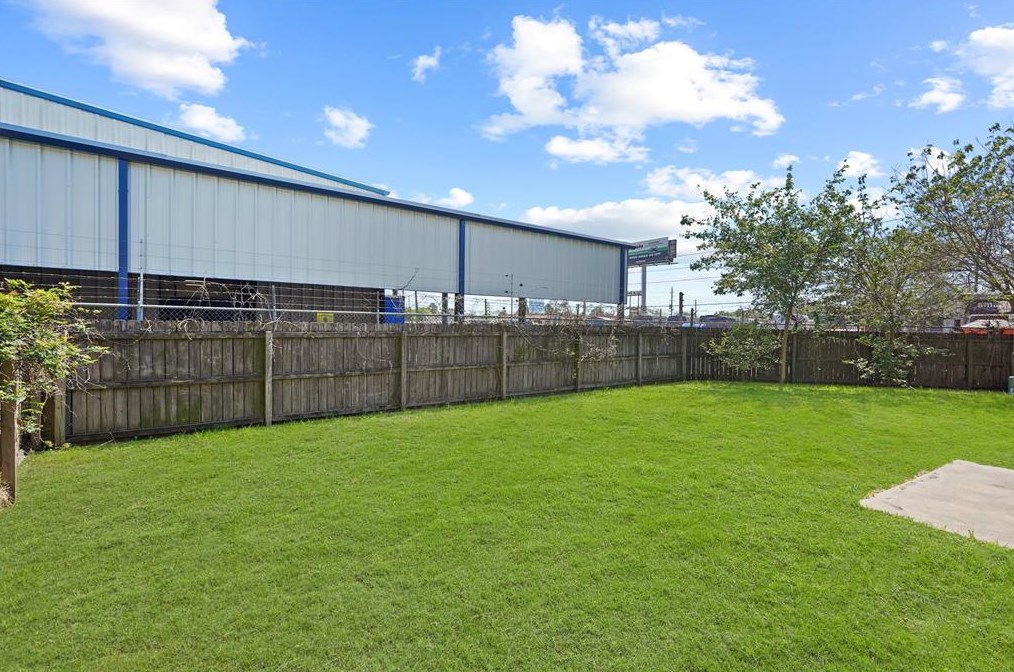 9803 Galwan Cir, Houston TX  77070-9203 exterior