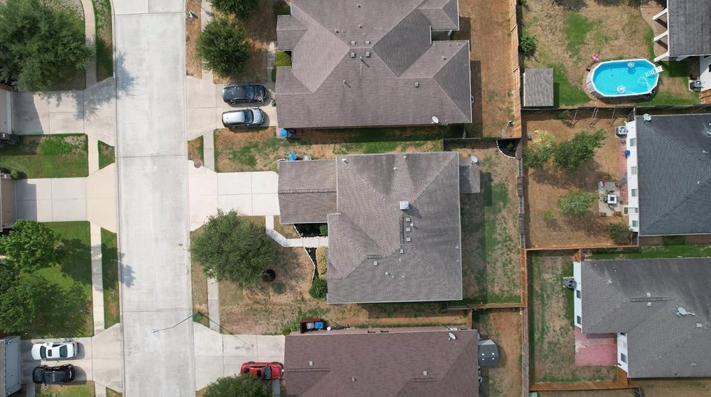6342 Channelbrook Ln, Spring TX  77379-3062 exterior