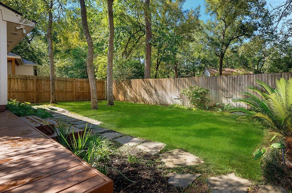 4 Wavy Oak Cir, Spring TX  77381-2891 exterior