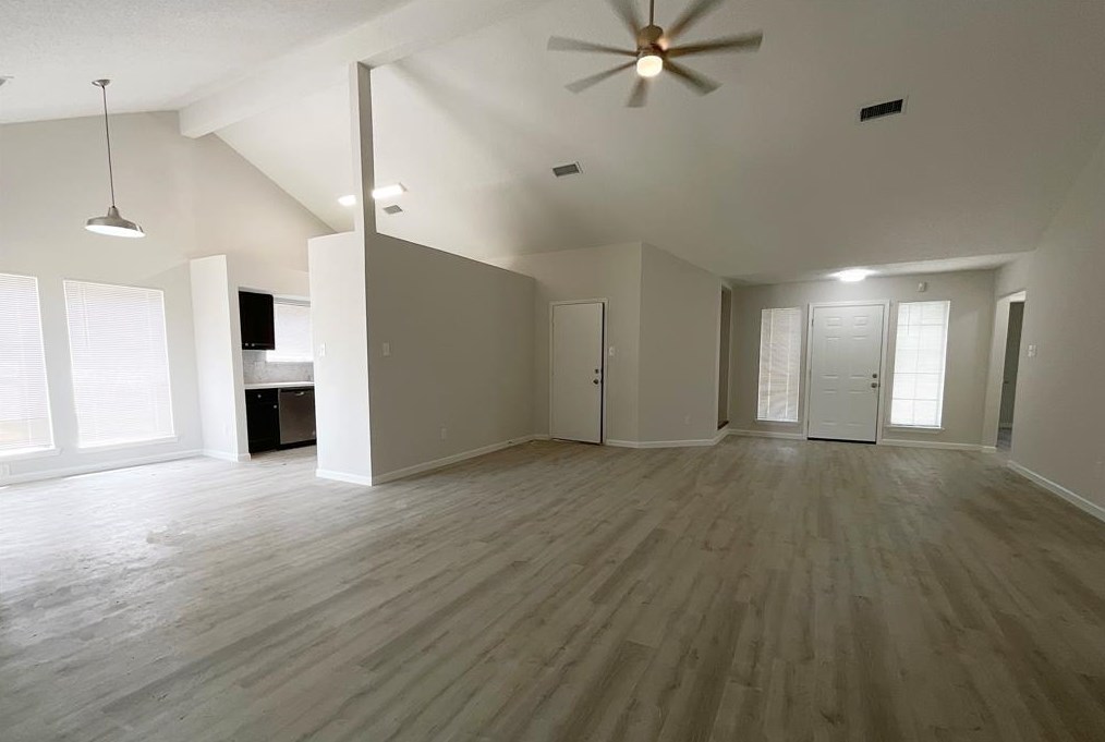 8415 Grand Knolls Dr, Houston TX  77083-5586 exterior