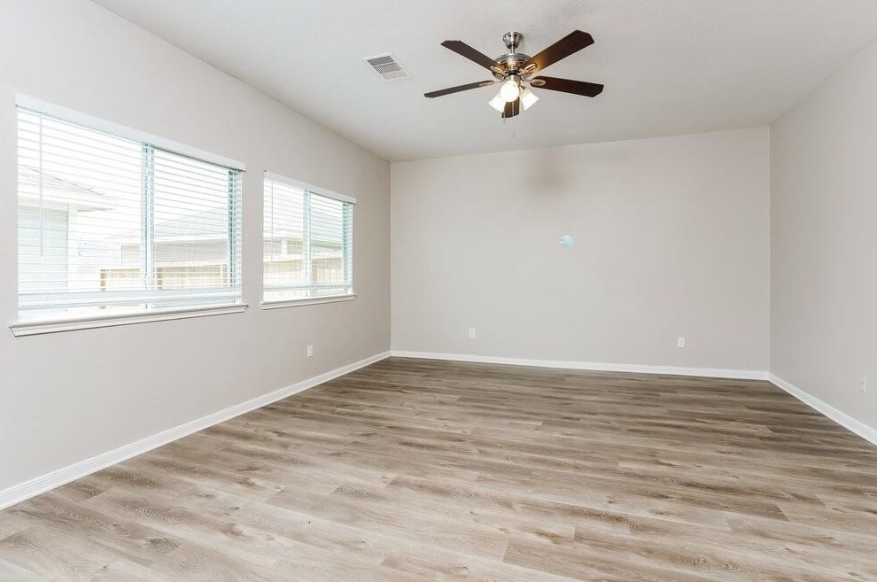 1611 Claremont Garden Cir, Houston TX  77047-3517 exterior