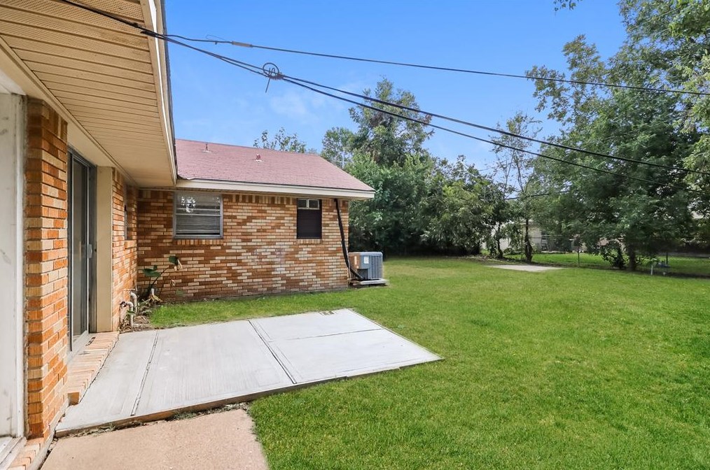 10026 Tolman St, Houston TX  77034-2820 exterior