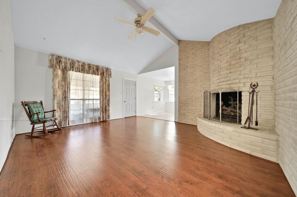10858 Radford Ln, Houston TX  77099-4723 exterior