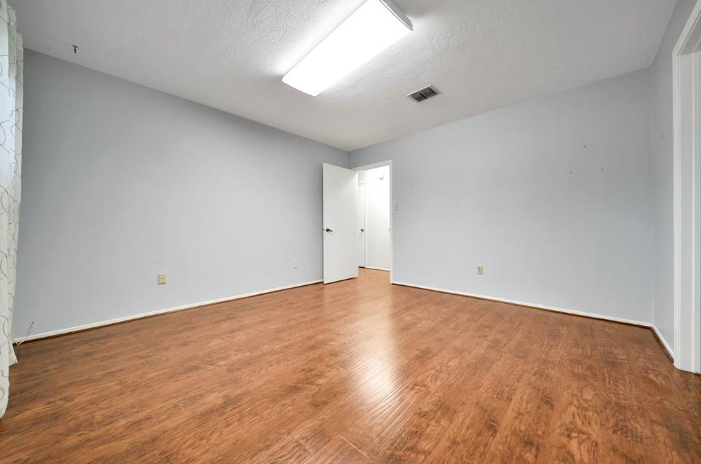 10858 Radford Ln, Houston TX  77099-4723 exterior
