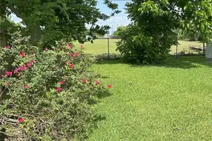 1113 N Noble Rd, Texas City, TX 77591 - Photo 15