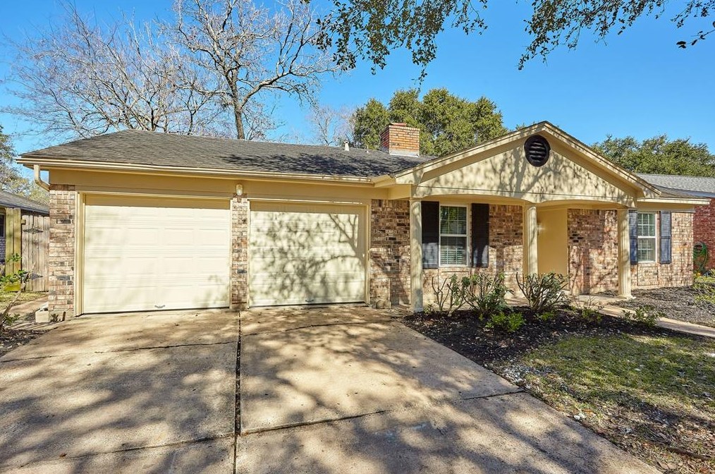 12314 Whittington Dr, Houston TX  77077-4837 exterior