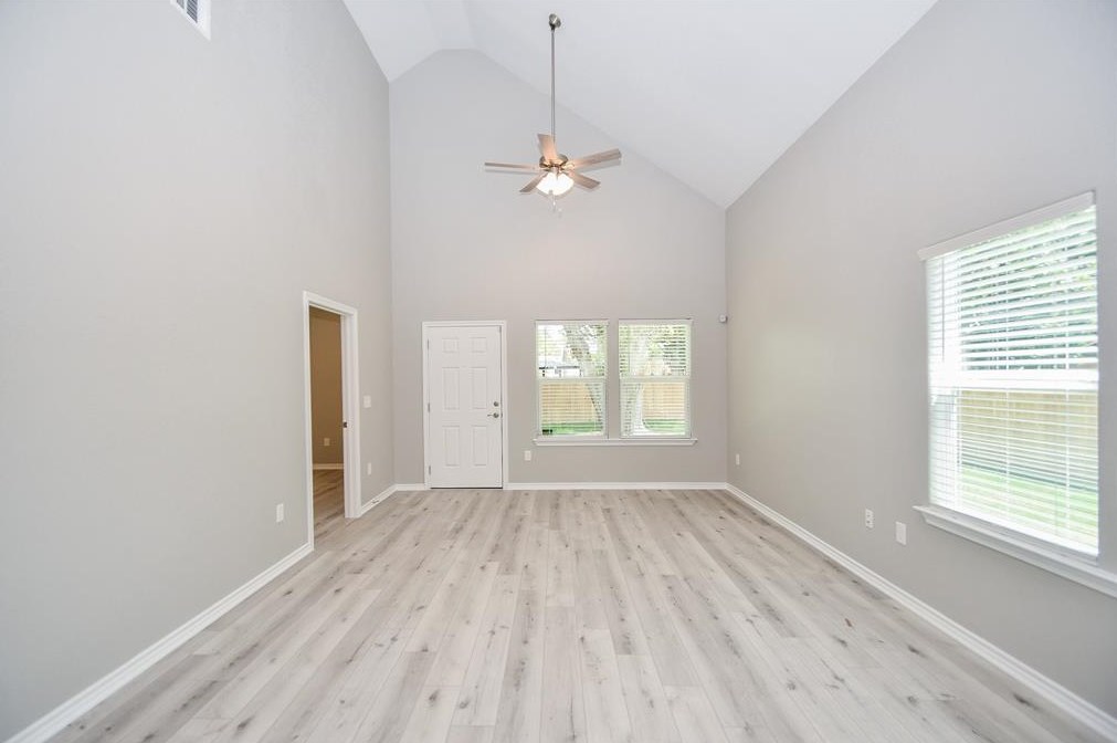 1050 Ellington St, Houston TX  77088-4516 exterior