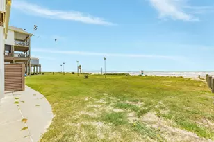 998 Austin Dr, Gilchrist, TX 77617 - Photo 39