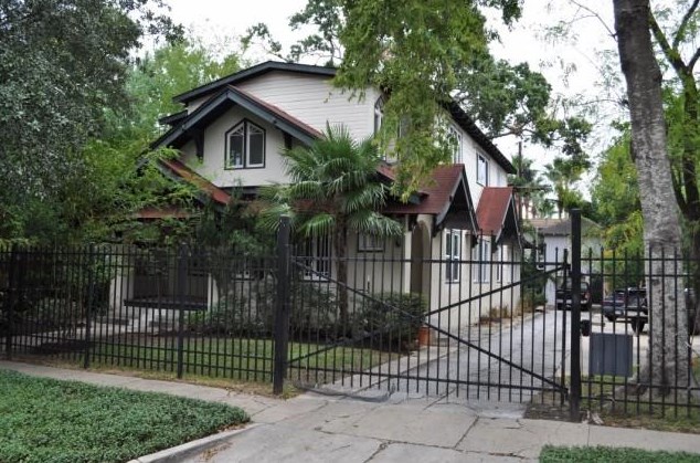 3613 Audubon Pl, Houston TX 77006-4415 exterior