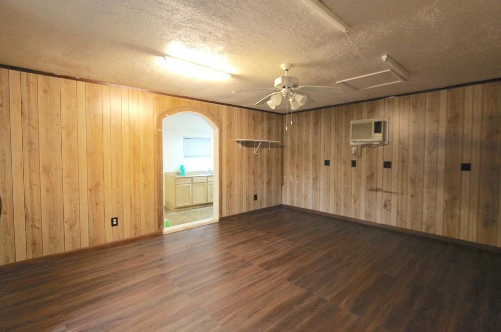 310 Shady Glade Dr, Houston TX 77090-4730 exterior