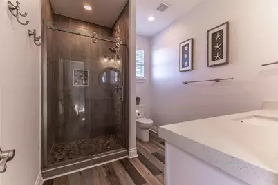 13111 Buccaneer Parkway, Freeport, TX 77541 - Photo 11