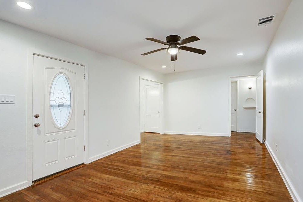 2271 Des Jardines St, Houston TX  77023-5117 exterior