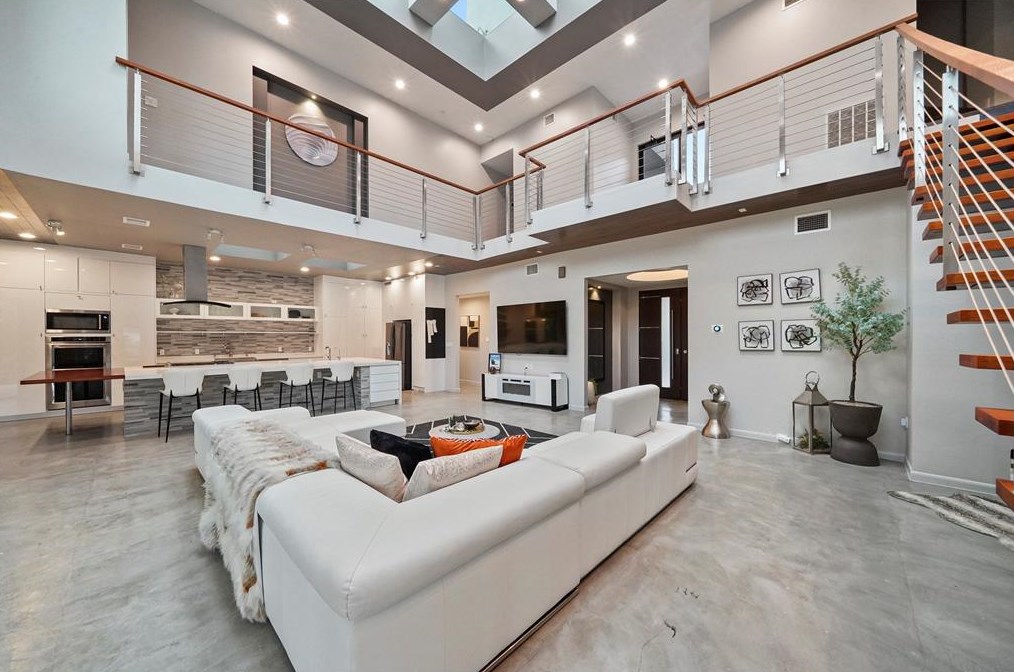 18658 Martinique Dr, Houston TX  77058-4217 exterior
