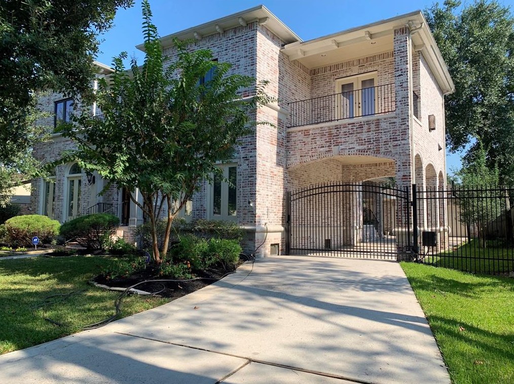 5031 Cheena Dr, Houston TX  77096-5321 exterior