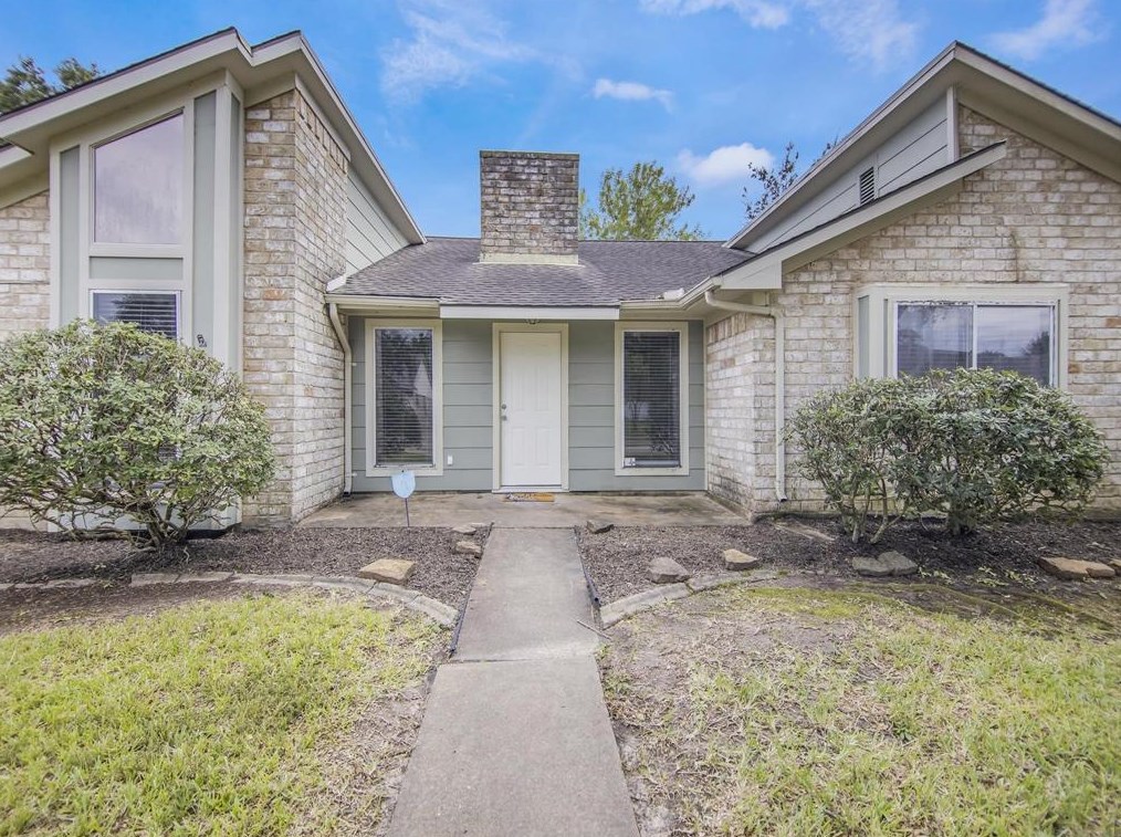 10702 Sagerock Dr, Houston TX  77089-5220 exterior