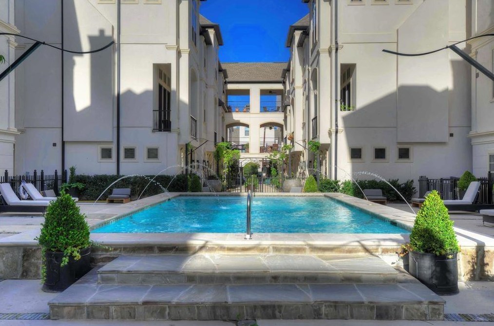 619 Live Oak St, Houston TX  77003-3200 exterior