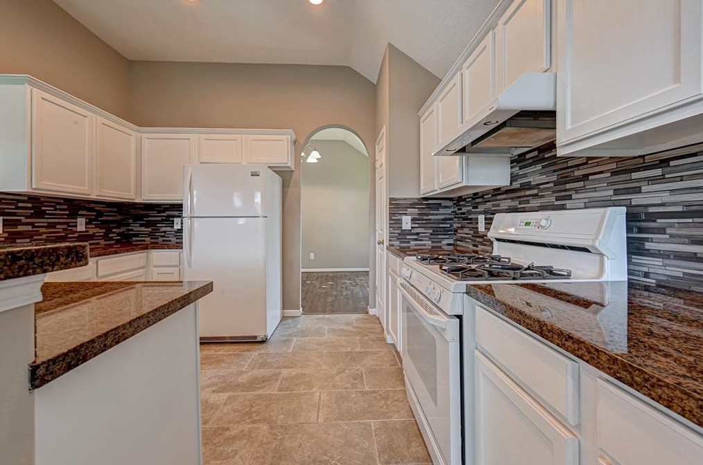 16119 Aberdeen Frst Dr, Houston TX  exterior