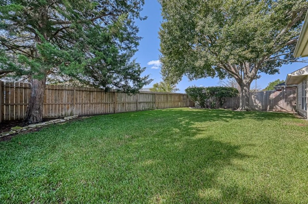 16119 Aberdeen Frst Dr, Houston TX  exterior