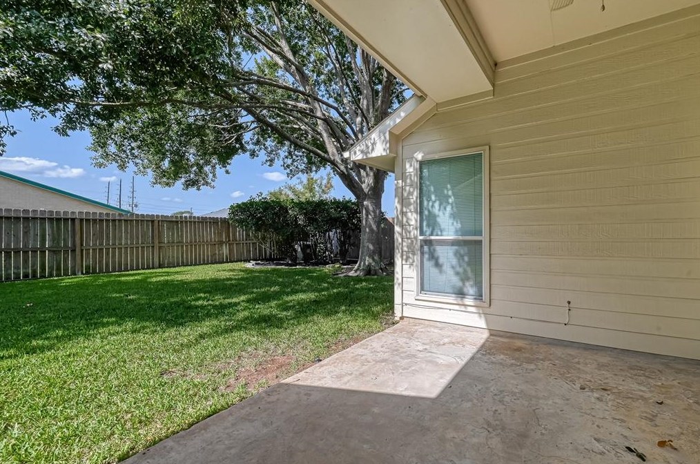 16119 Aberdeen Frst Dr, Houston TX  exterior