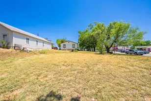 208 Francisco Lemos St, Kerrville, TX 78028 - Photo 23